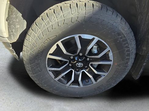 Used 2021 Toyota Tacoma TRD Sport w/ TRD Premium Sport Package image 18