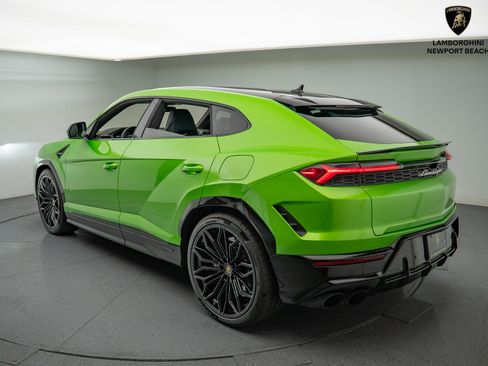 Used 2025 Lamborghini Urus SE image 13