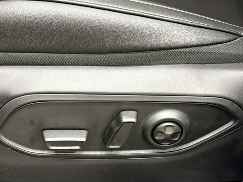 New 2025 Jeep Grand Cherokee Limited w/ Black Appearance Package image 19