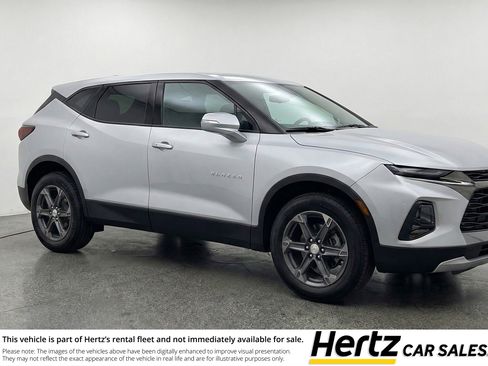 Used 2025 Chevrolet Blazer LT image 1