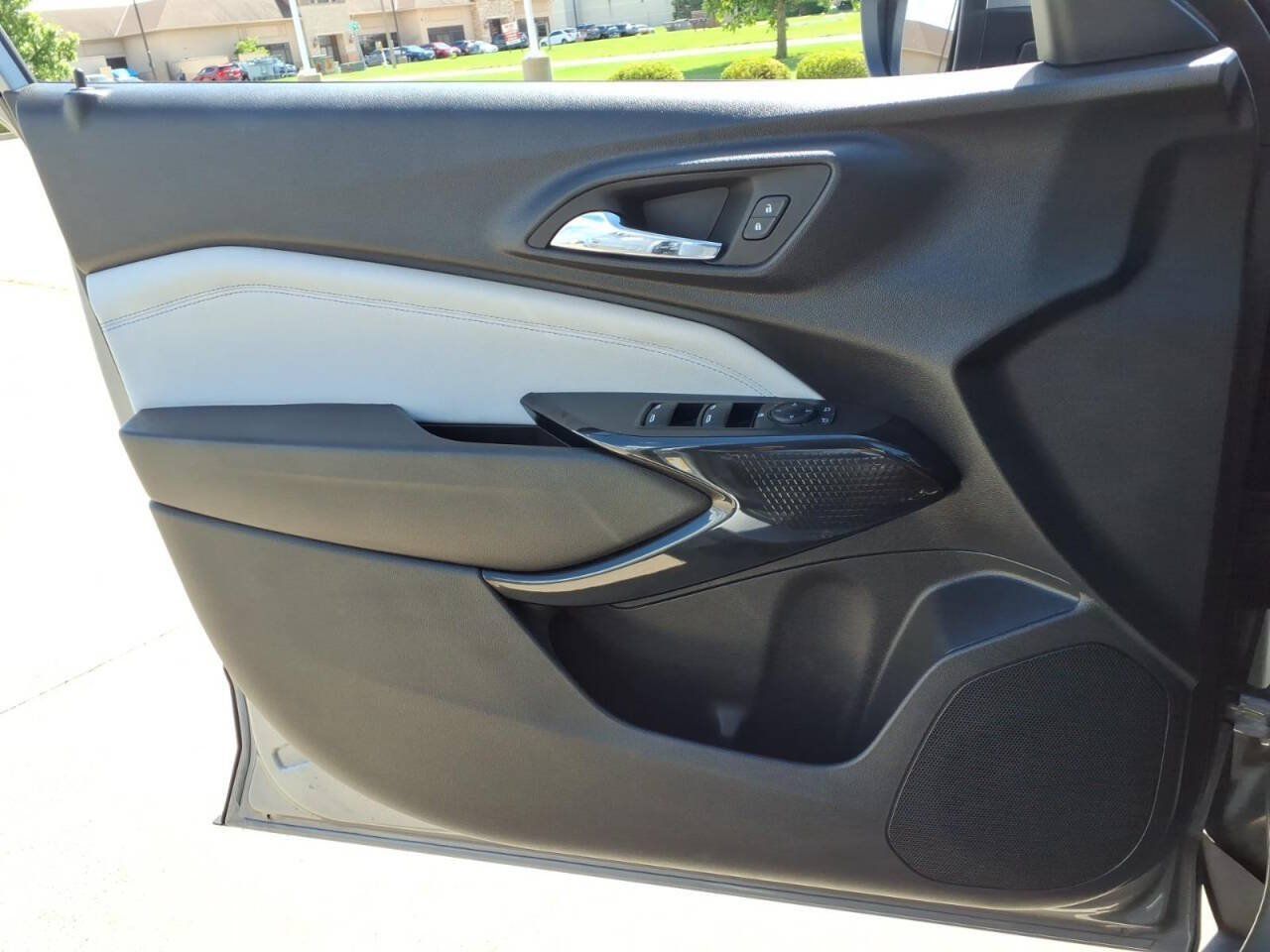 Used 2024 Chevrolet Trax LT w/ Driver Confidence Package FWD image 21