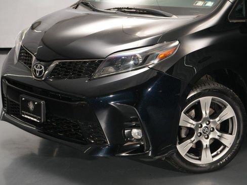 Used 2020 Toyota Sienna SE FWD image 6