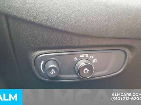 Used 2024 Chevrolet Equinox LT FWD image 36