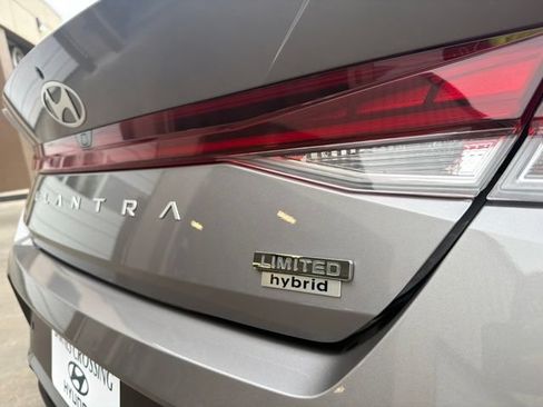Used 2024 Hyundai Elantra Limited FWD image 26