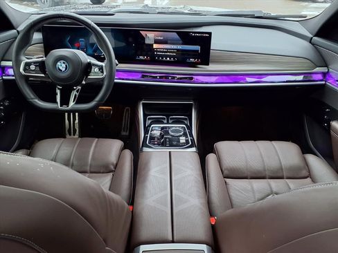 Used 2023 BMW i7 xDrive60 w/ Parking Assistance Package image 10