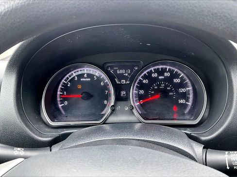 Used 2019 Nissan Versa SV image 18