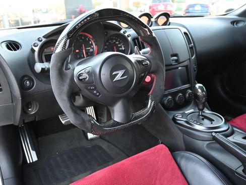 Used 2015 Nissan 370Z NISMO image 46