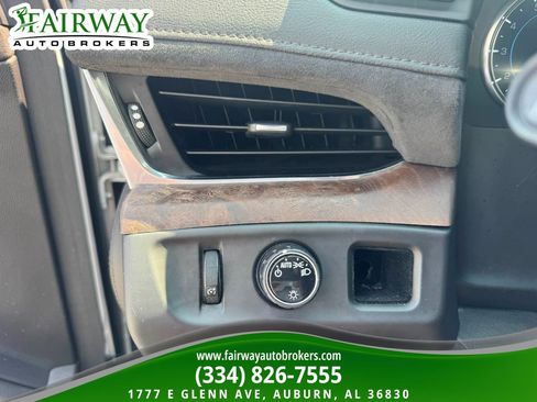 Used 2016 Cadillac Escalade ESV Luxury RWD image 18