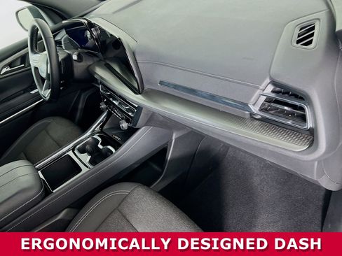 Certified 2025 Chevrolet Traverse LT image 22