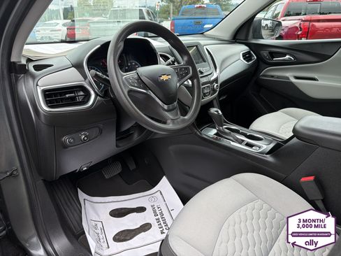 Used 2019 Chevrolet Equinox LS w/ LS Convenience Package FWD image 9