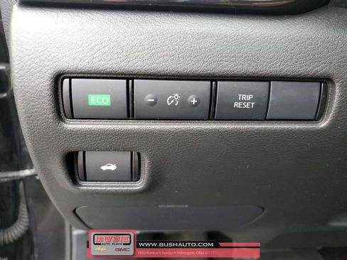 Used 2025 Nissan Sentra SV image 19