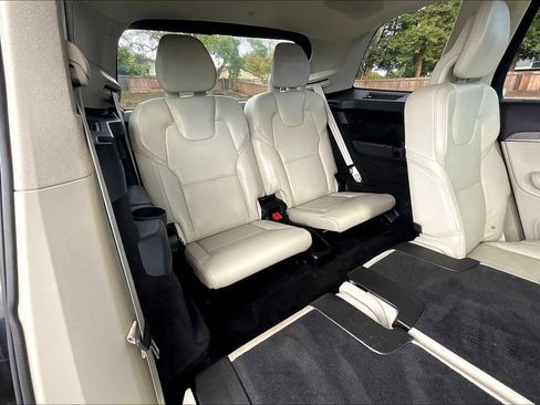 Used 2022 Volvo XC90 T8 Inscription image 31