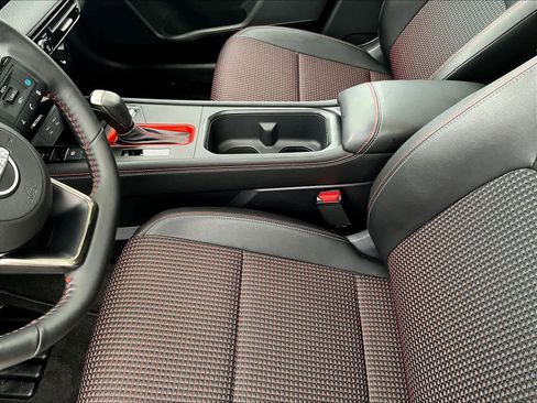 Used 2025 Nissan Kicks SR w/ SR Premium Package image 20