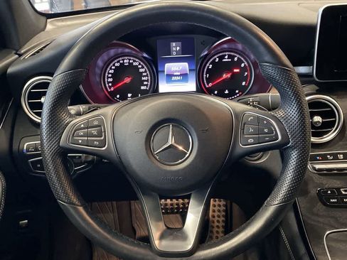 Used 2018 Mercedes-Benz GLC 300 4MATIC image 17