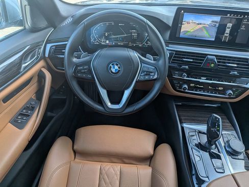 Used 2023 BMW 530e w/ Premium Package RWD image 15