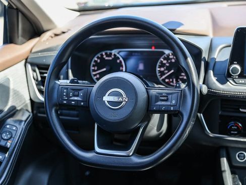 Used 2023 Nissan Rogue SV FWD image 15