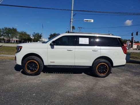 Used 2025 Ford Expedition Tremor image 7