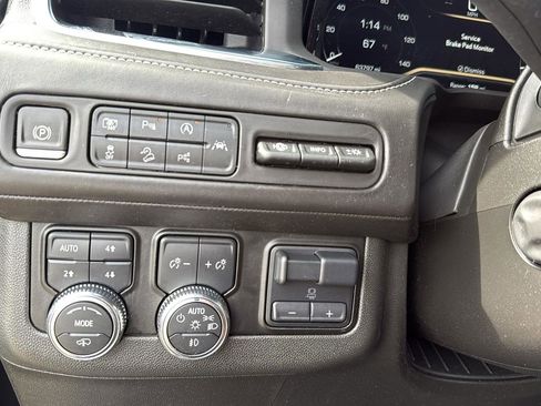 Used 2023 GMC Yukon XL Denali Ultimate image 18