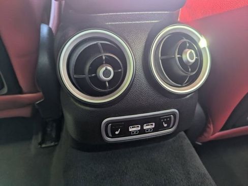 Used 2022 Alfa Romeo Giulia Veloce image 46