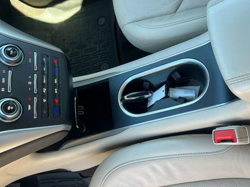 Used 2019 Lincoln MKC Reserve w/ MKC Climate Package image 16