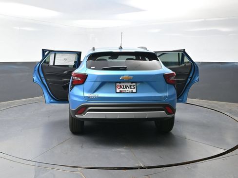 New 2026 Chevrolet Trax LT w/ Sunroof Package FWD image 52