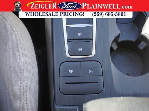 Used 2022 Ford Escape SE image 21