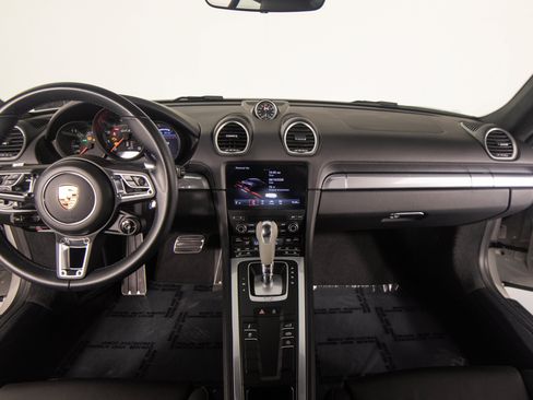 Used 2024 Porsche 718 Cayman GTS RWD image 32