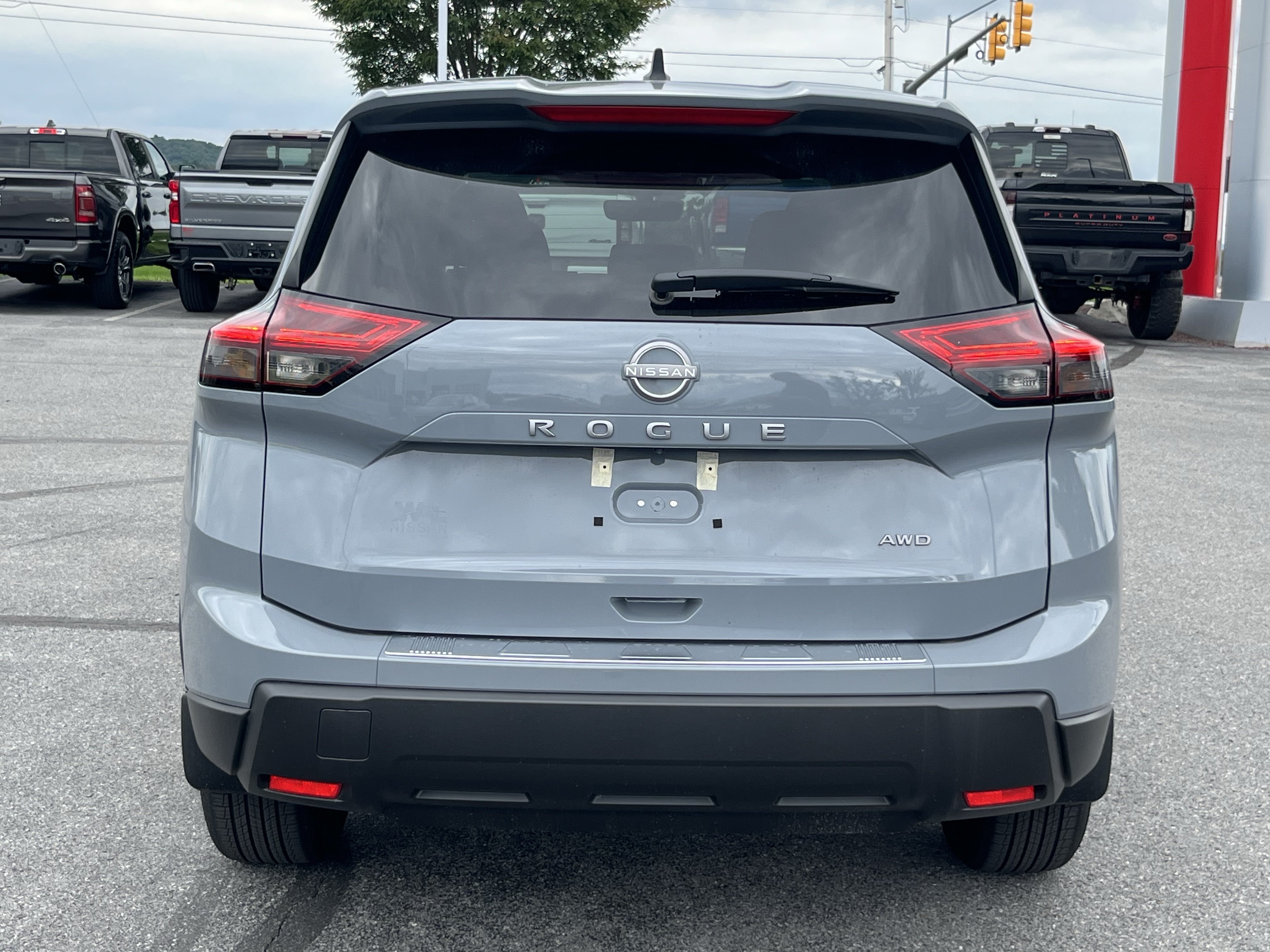 Used 2026 Nissan Rogue SV w/ Cold Weather Package AWD/4WD image 6