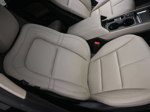 Used 2025 Lincoln Corsair AWD image 19