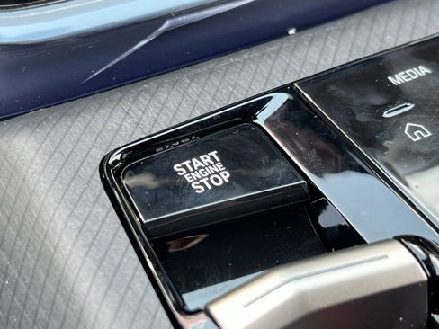 New 2025 BMW X3 xDrive30i w/ Premium Package image 30