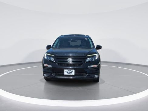 Used 2017 Honda Pilot Touring image 3