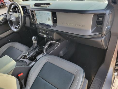 Used 2021 Ford Bronco Outer Banks image 16