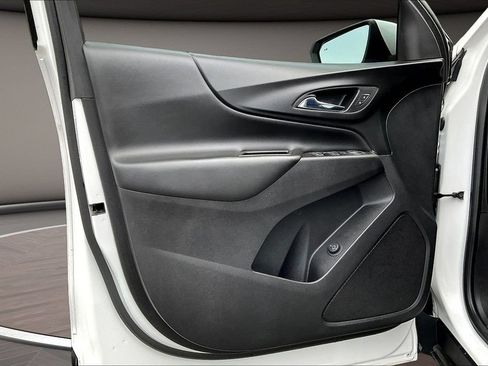 Used 2019 Chevrolet Equinox LT FWD image 23
