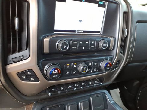Used 2017 GMC Sierra 1500 Denali w/ Denali Ultimate Package AWD/4WD image 11