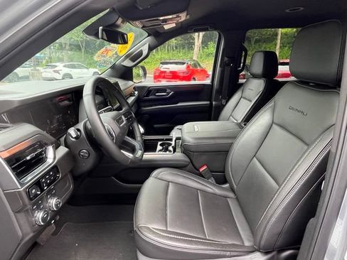 Used 2025 GMC Yukon Denali AWD/4WD image 23