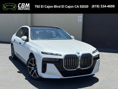 Used 2023 BMW i7 xDrive60 AWD/4WD image 1