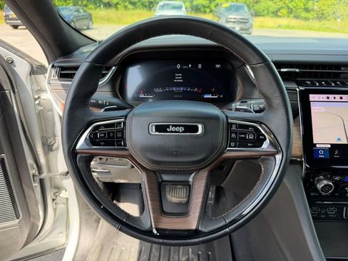 Used 2023 Jeep Grand Cherokee Summit w/ Adv Protech Group IV AWD/4WD image 12