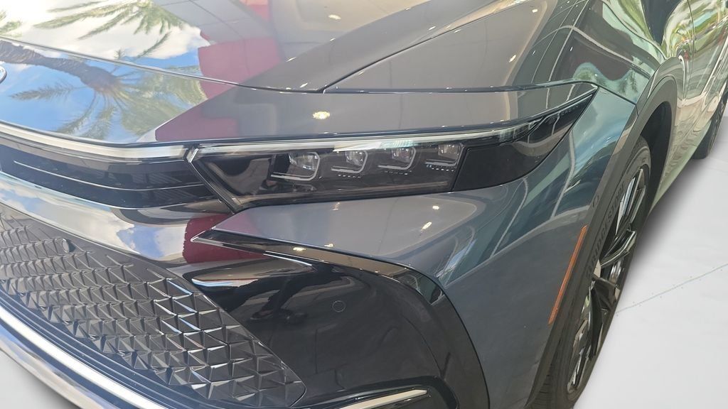 New 2026 Toyota Crown Platinum AWD/4WD image 25