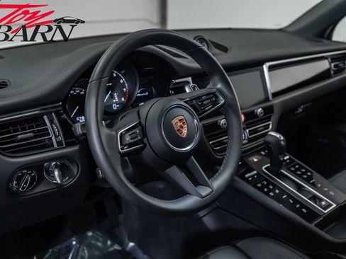 Used 2022 Porsche Macan S image 25