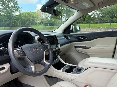 Used 2022 GMC Acadia Denali w/ Denali Ultimate Package FWD image 11