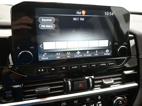 Used 2025 Nissan Pathfinder Platinum AWD/4WD image 13