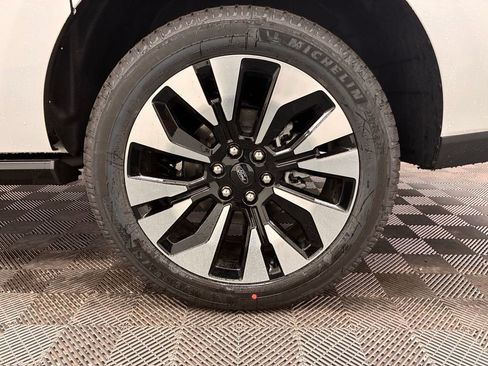 New 2025 Ford Expedition Max Platinum w/ Driver's Package image 18