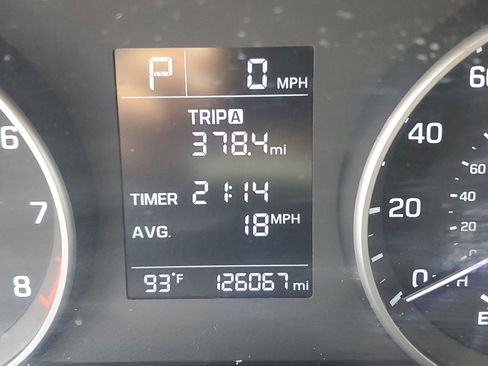 Used 2017 Hyundai Elantra SE image 18