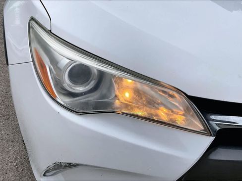 Used 2017 Toyota Camry LE FWD image 27