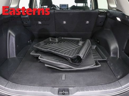 Used 2022 Toyota RAV4 LE AWD/4WD image 9