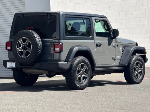 Used 2018 Jeep Wrangler Sport S image 8