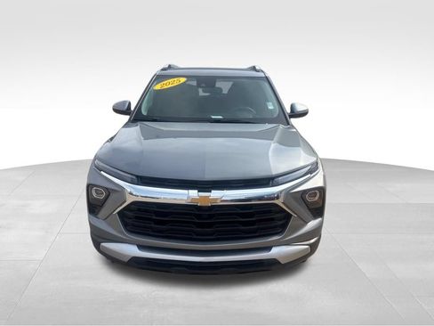 Used 2025 Chevrolet TrailBlazer LT AWD/4WD image 4