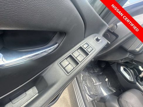 Certified 2025 Nissan Frontier SV w/ SV Convenience Package RWD image 13
