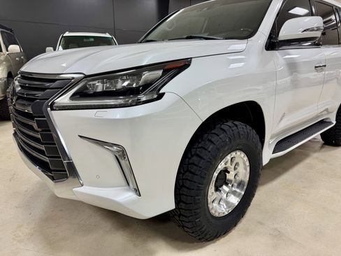 Used 2016 Lexus LX 570 4WD w/ Luxury Package image 13