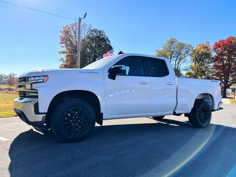 Used 2020 Chevrolet Silverado 1500 LT w/ All-Star Edition image 2